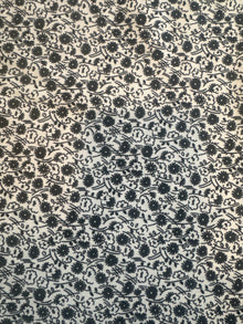  Black & White Ditzy Flowers